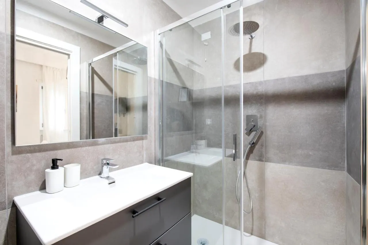 Apartment Easystayrome 10 Pax 3 Baths 1 Min From Metro