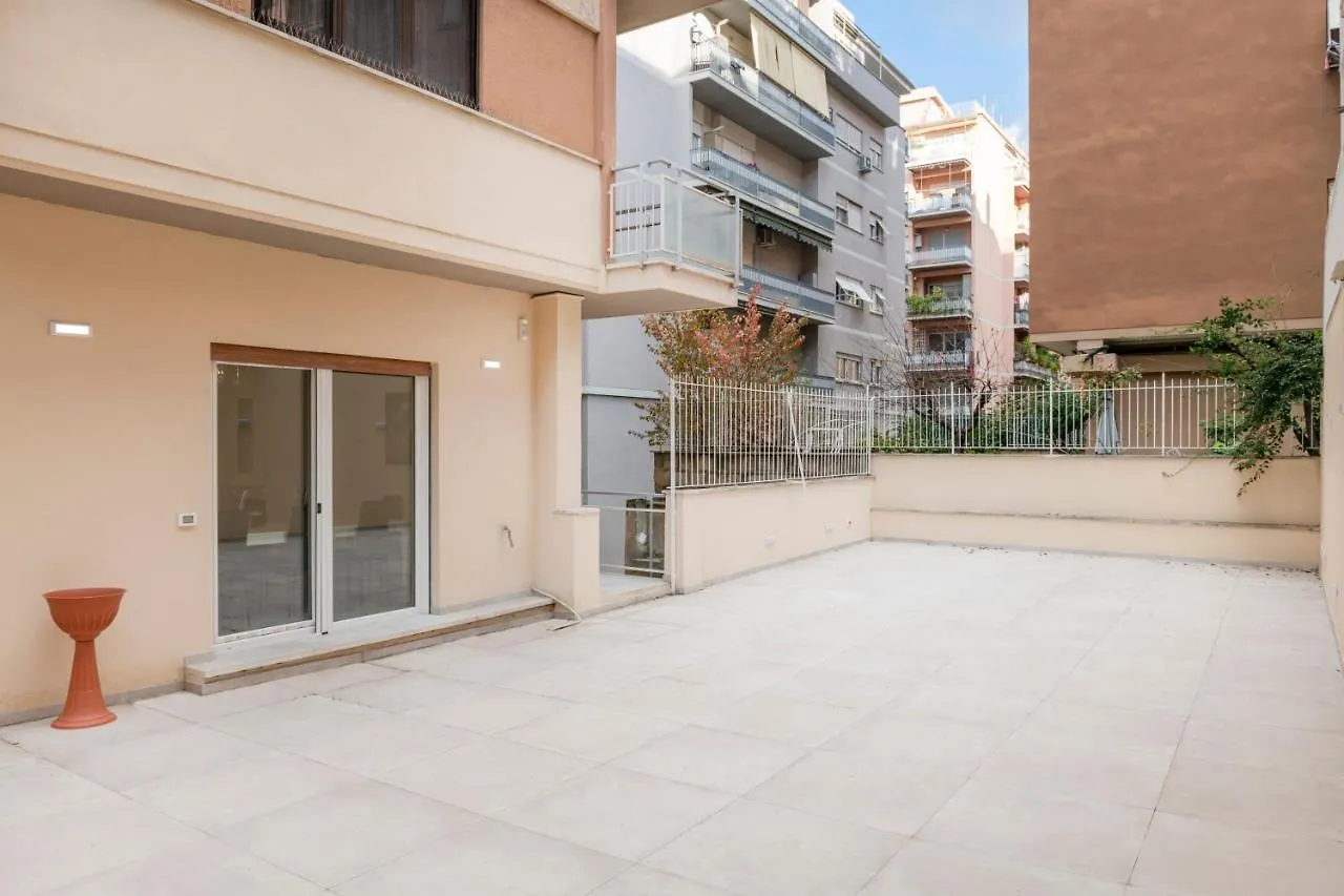 Easystayrome 10 Pax 3 Baths 1 Min From Metro Italy