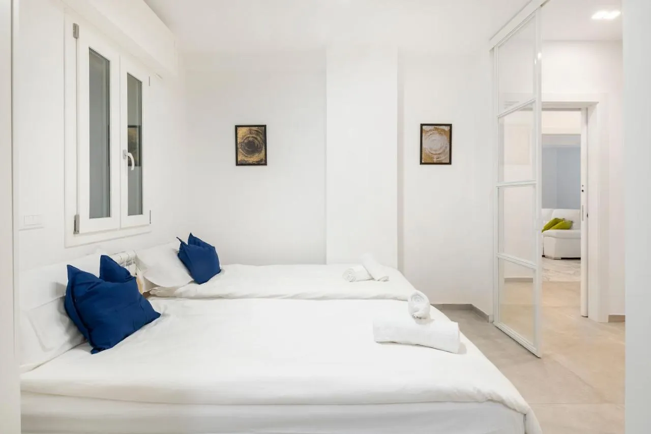 Easystayrome 10 Pax 3 Baths 1 Min From Metro 0*, Rome Italy
