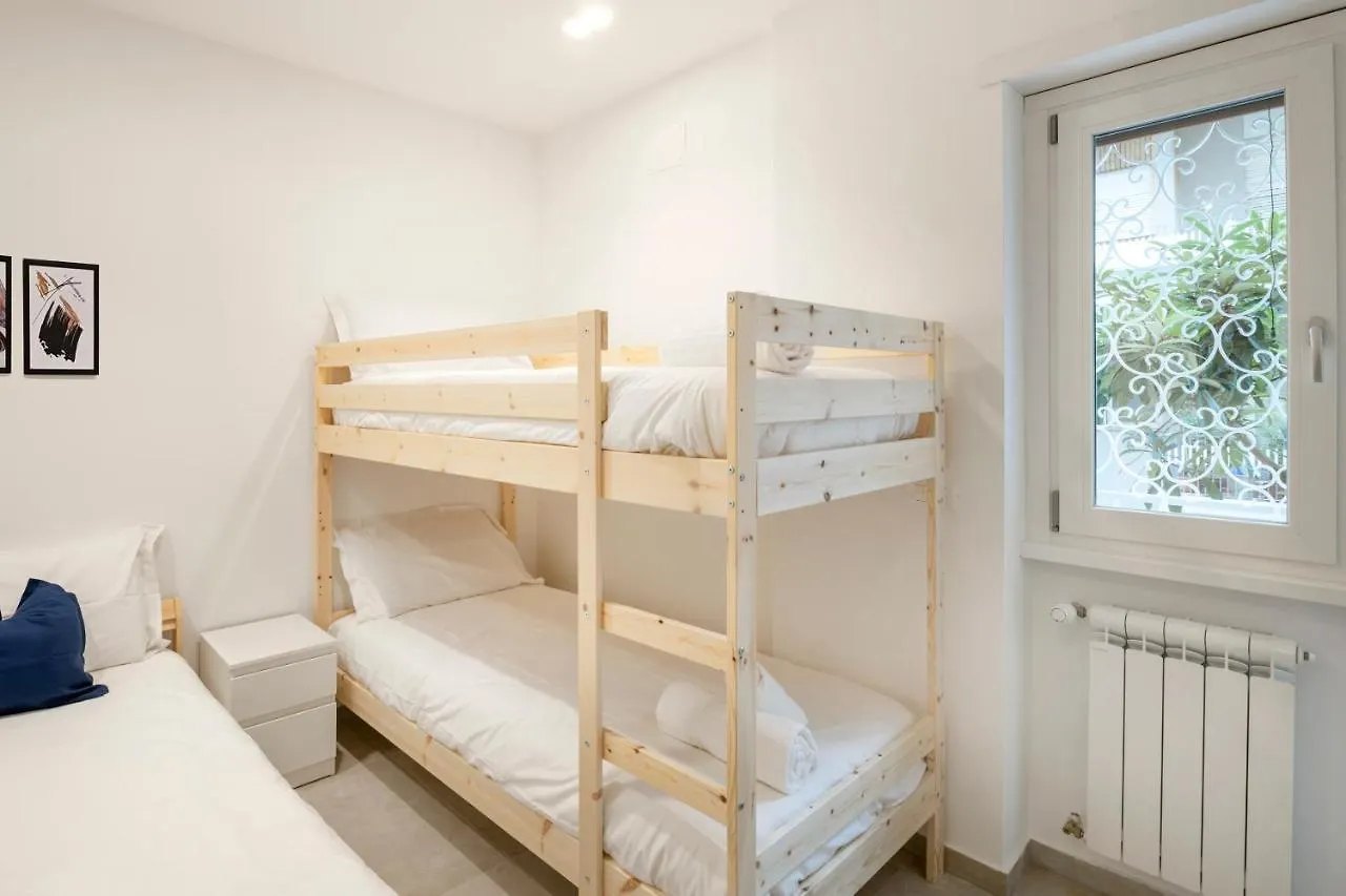 Apartment Easystayrome 10 Pax 3 Baths 1 Min From Metro